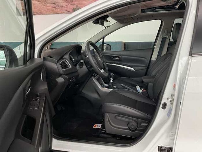 Suzuki SX4 S-CROSS 1.4 COMFORT PLUS NAVI LEDER PANO