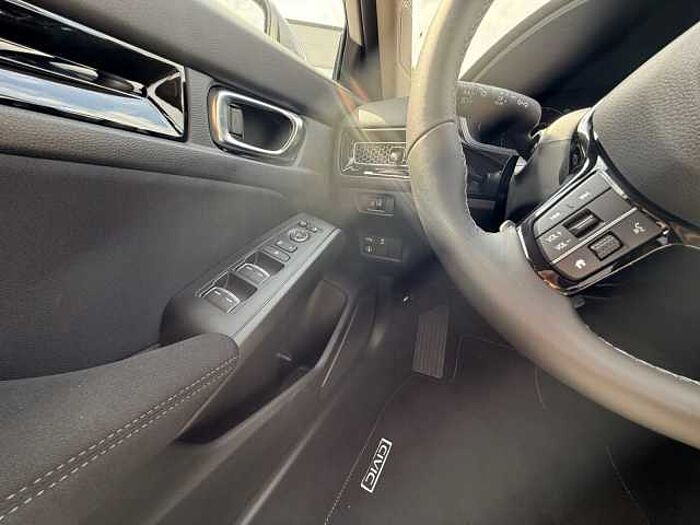 Honda Civic 2.0 e:HEV Elegance RÜCKFAHRKAMERA PDC LED