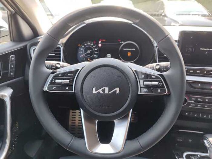 Kia ceed 1.5 T-GDI Platinum Edition PDC KAMERA cee'd