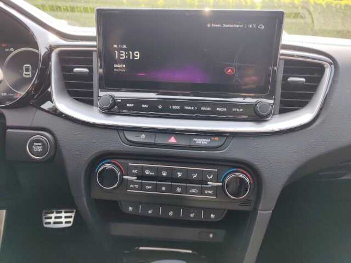 Kia ceed 1.5 T-GDI Platinum Edition PDC KAMERA cee'd