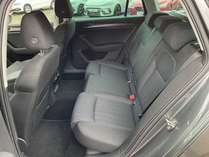 SKODA Superb Combi 1.5 TSI ACT Style Kamera/PDC