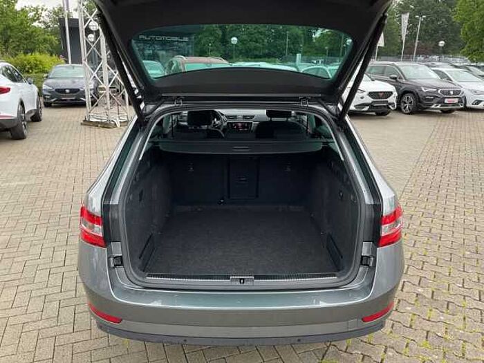 SKODA Superb Combi 1.5 TSI ACT Style Kamera/PDC