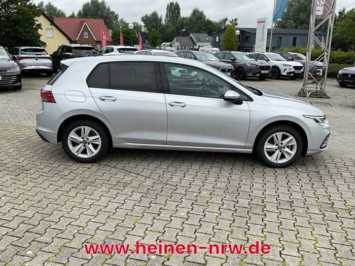 Volkswagen Golf VIII 2.0 TDI Life Aut. NAVIGATION/KAMERA/ACC