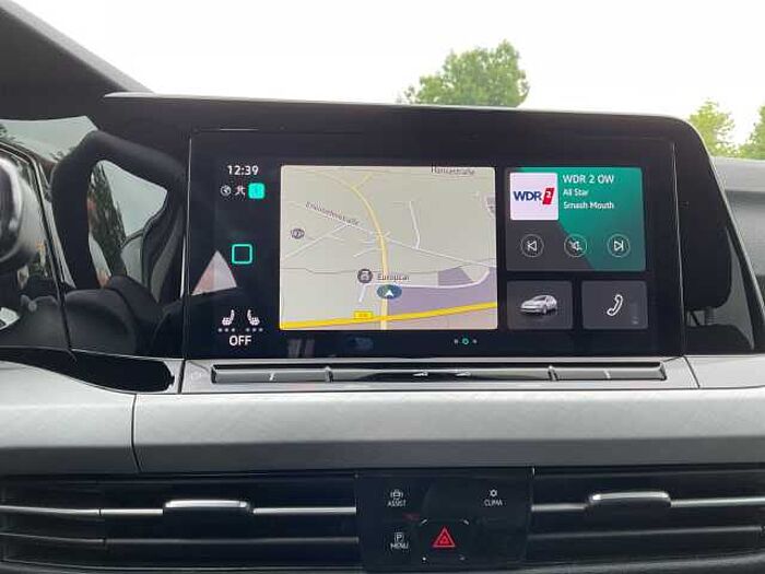 Volkswagen Golf VIII 2.0 TDI Life Aut. NAVIGATION/KAMERA/ACC