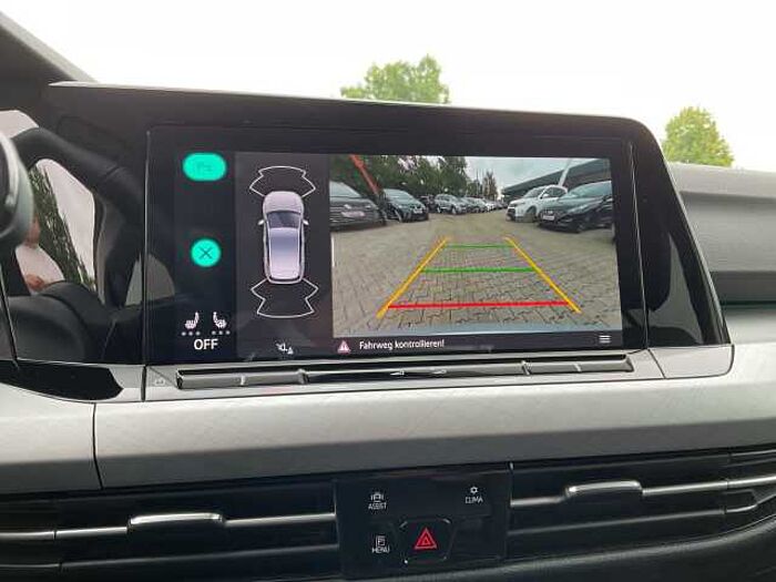 Volkswagen Golf VIII 2.0 TDI Life Aut. NAVIGATION/KAMERA/ACC