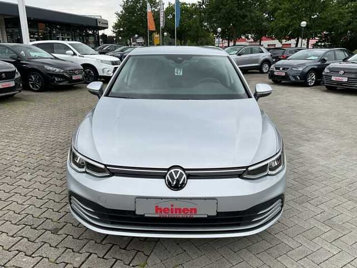 Volkswagen Golf VIII 2.0 TDI Life Aut. NAVIGATION/KAMERA/ACC