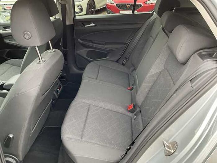 Volkswagen Golf VIII 2.0 TDI Life Aut. NAVIGATION/KAMERA/ACC