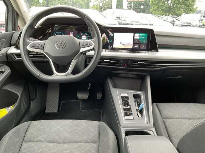 Volkswagen Golf VIII 2.0 TDI Life Aut. NAVIGATION/KAMERA/ACC