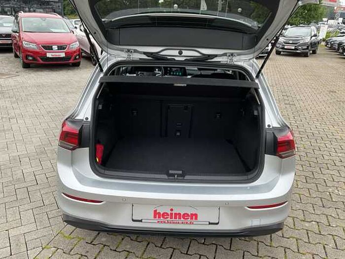 Volkswagen Golf VIII 2.0 TDI Life Aut. NAVIGATION/KAMERA/ACC