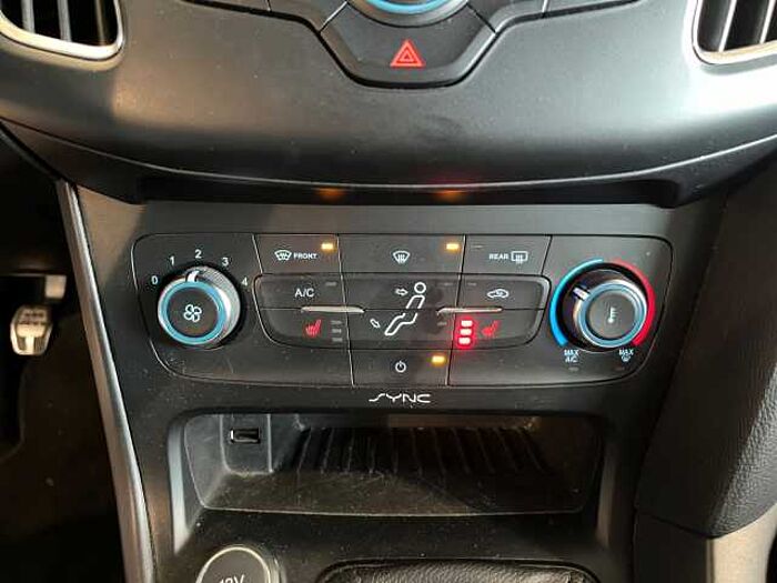 Ford Focus 1.0 ST-Line LED SITZ & LENKRADHEIZUNG