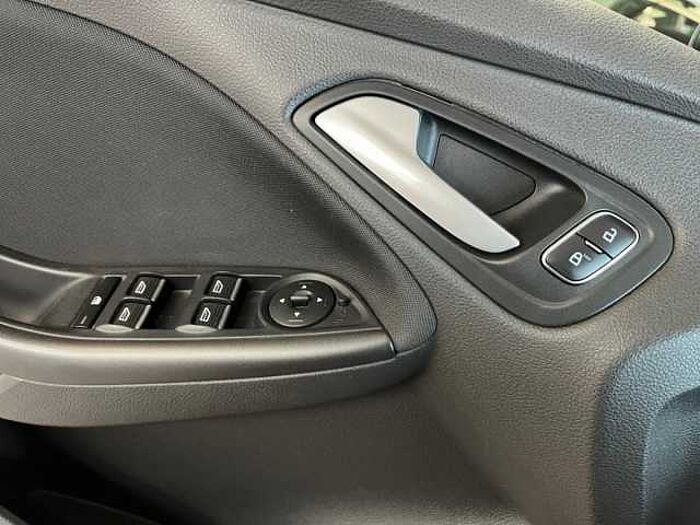 Ford Focus 1.0 ST-Line LED SITZ & LENKRADHEIZUNG