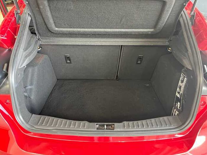 Ford Focus 1.0 ST-Line LED SITZ & LENKRADHEIZUNG