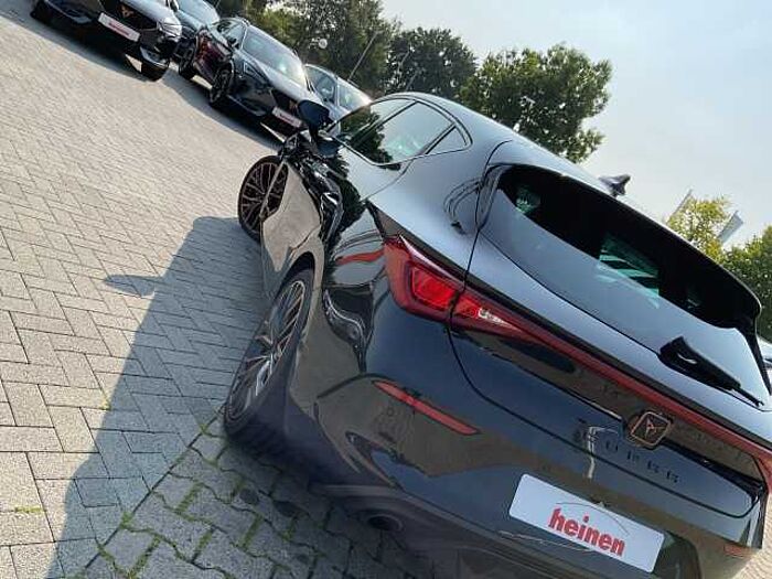 CUPRA Leon VZ 2.0 TSI DSG LANE+FRONT ASSIST+AMBIENTE