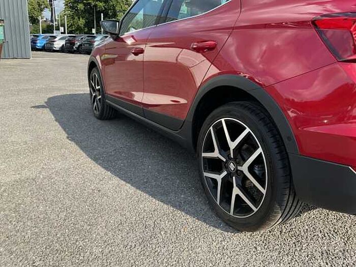 SEAT Arona 1.0 TSI FR Beats ACC+LED+SHZ+KAMERA+PDC v+h