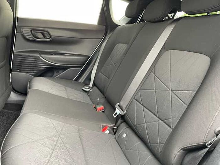 Hyundai Bayon 1.0 T-GDI Connect & Go NAVI WINTERPAKET