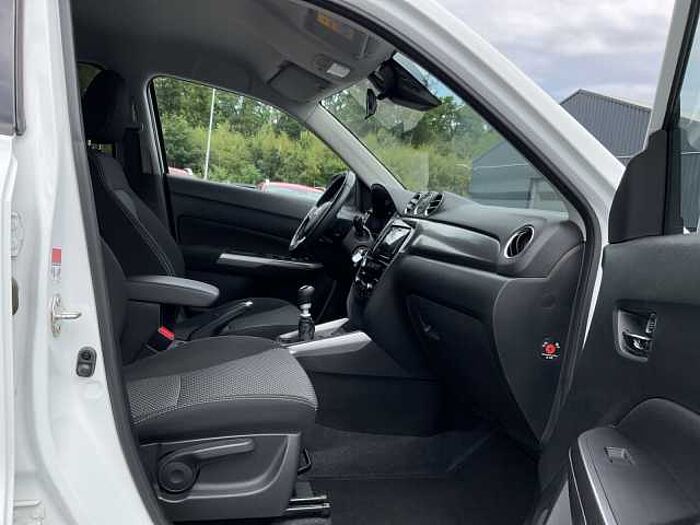 Suzuki VITARA 1.4 Comfort Hybrid ACC NAV SHZ DAB LED