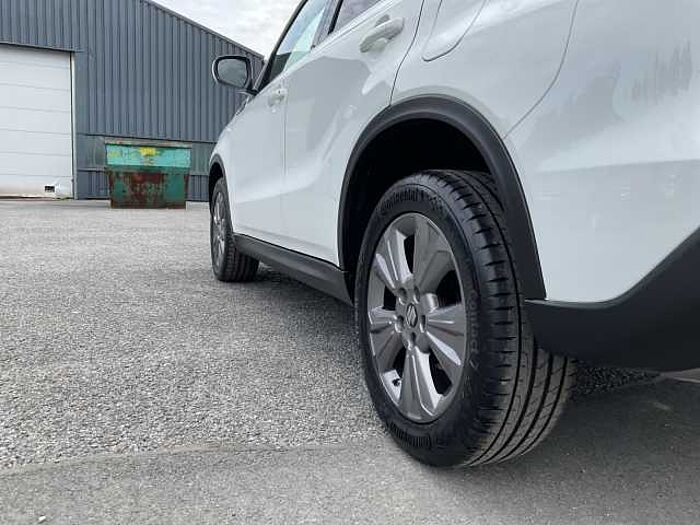 Suzuki VITARA 1.4 Comfort Hybrid ACC NAV SHZ DAB LED