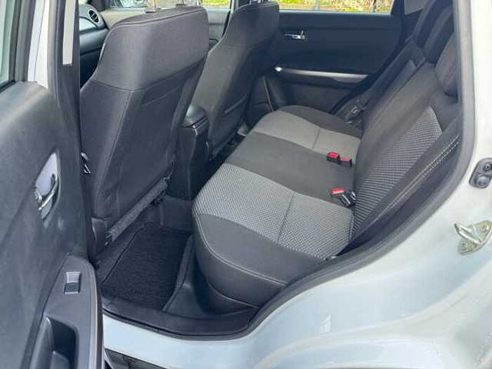 Suzuki Vitara 1.5 Hybrid AGS Comfort NAVI LED ACC