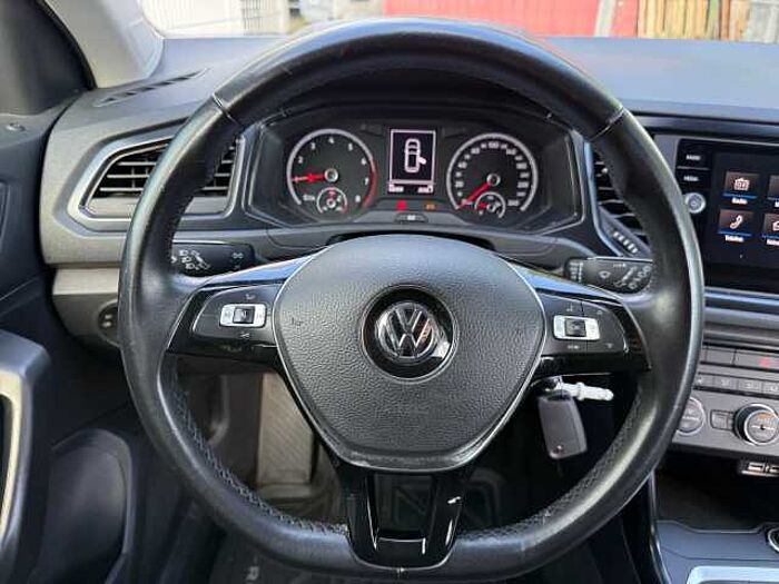 Volkswagen T-Roc 1.0 TSI NAVI+SITZHEIZUNG+KLIMAAUTOMATIK+PDC Basis