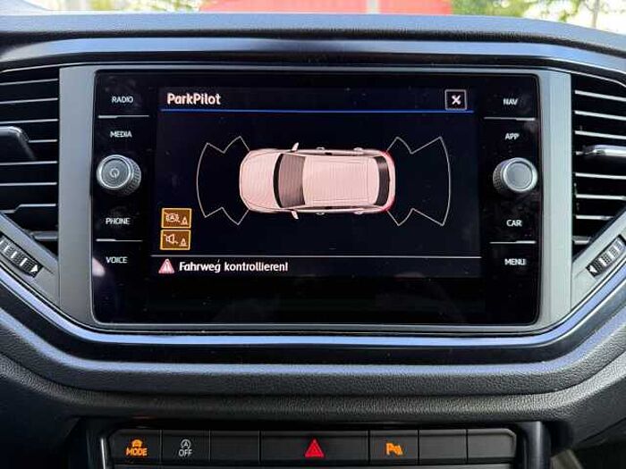 Volkswagen T-Roc 1.0 TSI NAVI+SITZHEIZUNG+KLIMAAUTOMATIK+PDC Basis