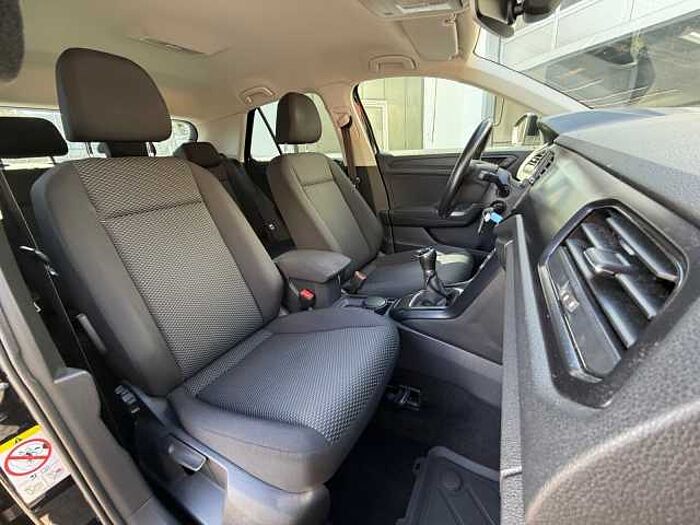 Volkswagen T-Roc 1.0 TSI NAVI+SITZHEIZUNG+KLIMAAUTOMATIK+PDC Basis