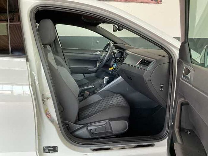 Volkswagen Polo VI 1.0 TSI DSG R-Line LED+BEATS+ACC+2xPDC