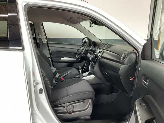 Suzuki VITARA 1.4 Comfort Hybrid LED NAVI KAMERA ACC