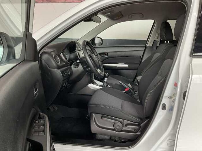 Suzuki VITARA 1.4 Comfort Hybrid LED NAVI KAMERA ACC