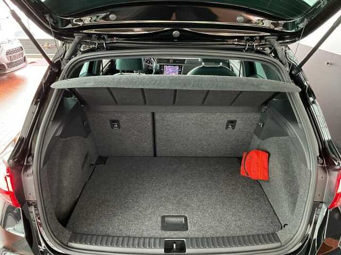 SEAT Arona 1.0 TSI FR ACC+LED+NAVI+SHZ+KAMERA+ACC