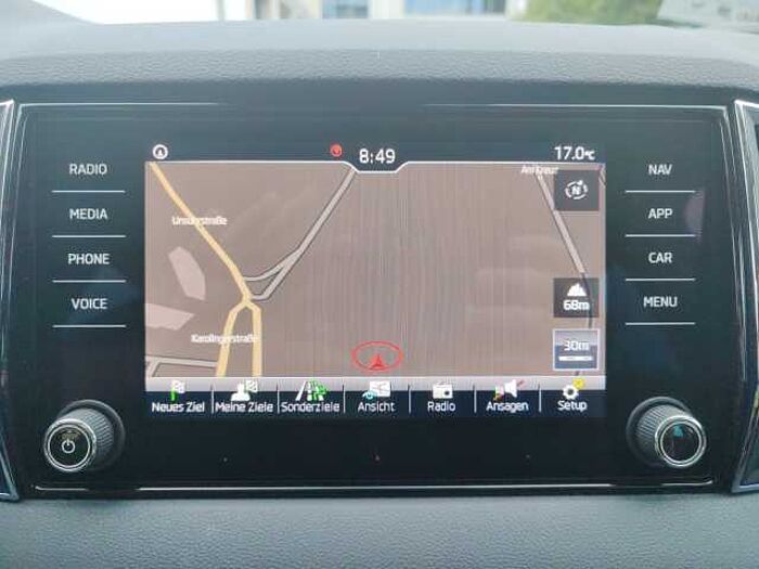 SKODA Karoq 1.5 TSI DSG Style Navi+SHZ+2xKlima+KeyLess