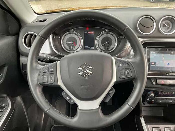 Suzuki Vitara 1.4 Comfort+ Allgrip NAVI LED AHK PANO