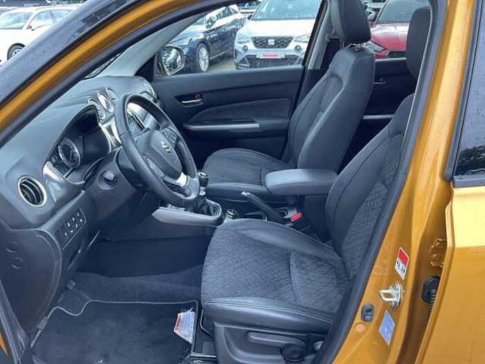 Suzuki Vitara 1.4 Comfort+ Allgrip NAVI LED AHK PANO