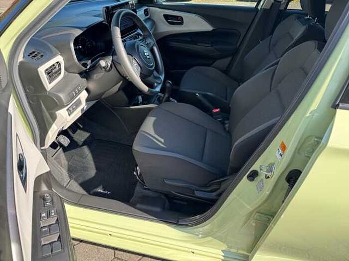 Suzuki Swift 1.2 Comfort+ NAVI LED ACC Dualjet 61 kW