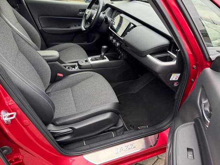 Honda Jazz 1.5 E-CVTExecutive NAVI LED CONNECT i-MMD Executive