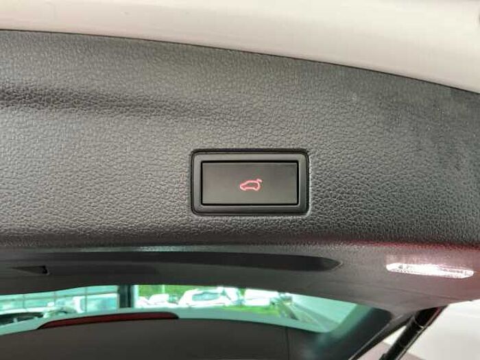 Volkswagen Sharan 1.4 TSI DSG Comfortline 7-SITZE+XENON+NAV