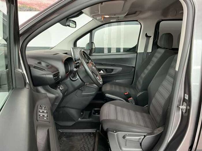 Opel Combo Life E 1.5 D Edition NAVI+AHK+2xPDC+KLIMA