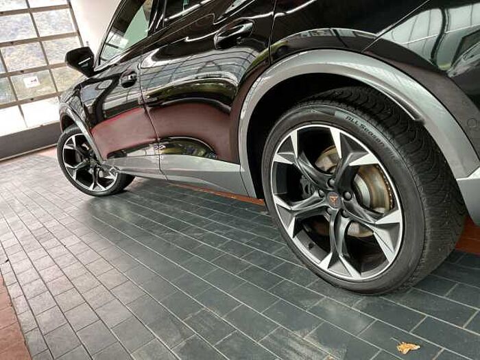 CUPRA Formentor 1.4 e-Hybrid DSG VZ NAVI+LED+ACC