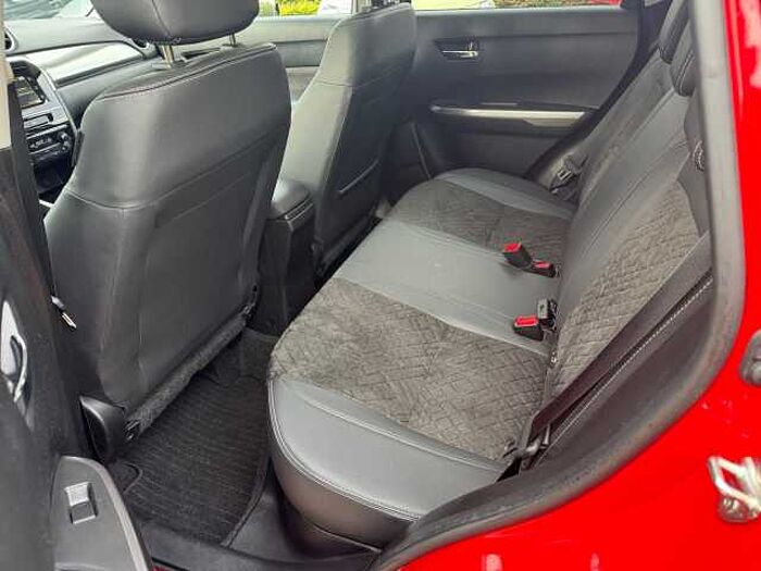 Suzuki Vitara 1.4 HYBRID COMFORT PLUS RÜCKFAHRKAMERA AHK Comfort+