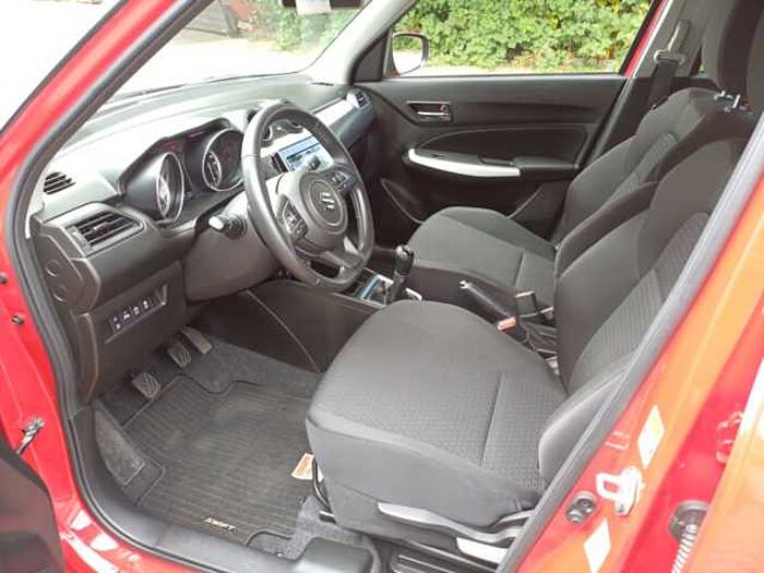 Suzuki SWIFT 1.2 COMFORT HYBRID SITZHEIZUNG + TEMPOMAT