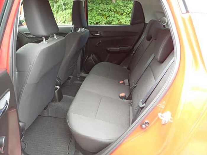 Suzuki SWIFT 1.2 COMFORT HYBRID SITZHEIZUNG + TEMPOMAT