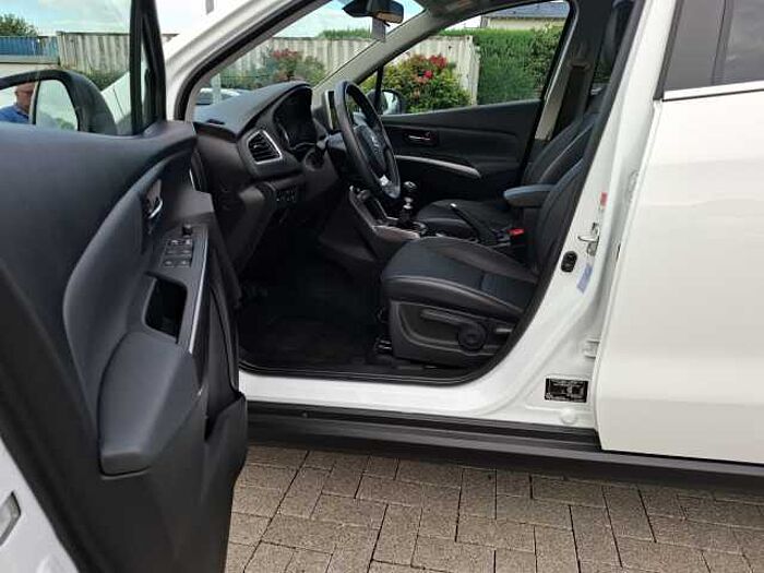 Suzuki S-CROSS 1.4 COMFORT ALLGRIP HYBRID NAVI LED PANO SX4