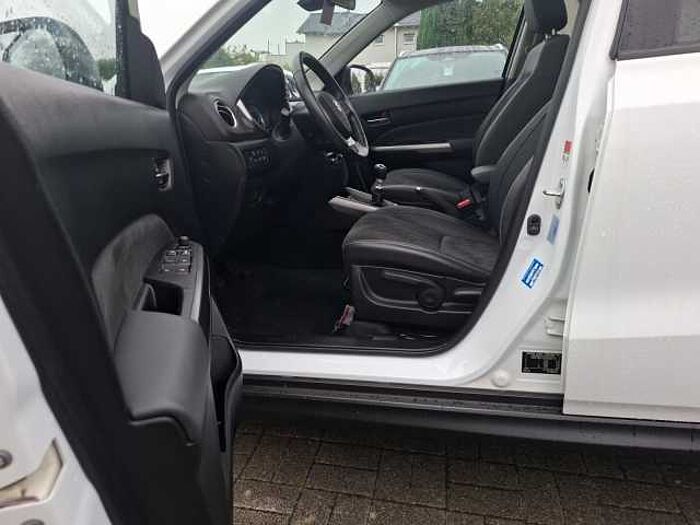 Suzuki Vitara 1.4 ALLGRIP Comfort+ NAVI LED ACC PANO