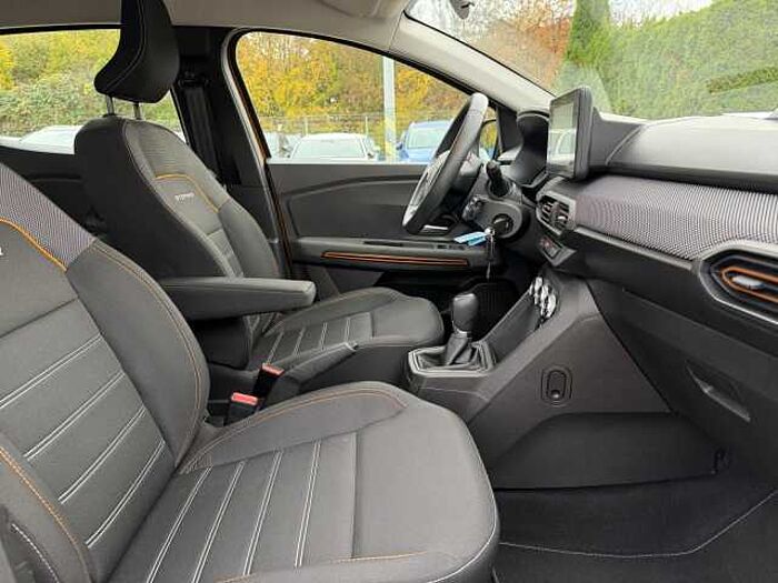 Dacia Sandero 1.0 TCe 90 CVT Stepway Comfort NAVI LED