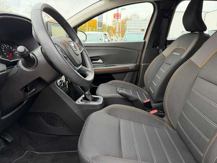 Dacia Sandero 1.0 TCe 90 CVT Stepway Comfort NAVI LED