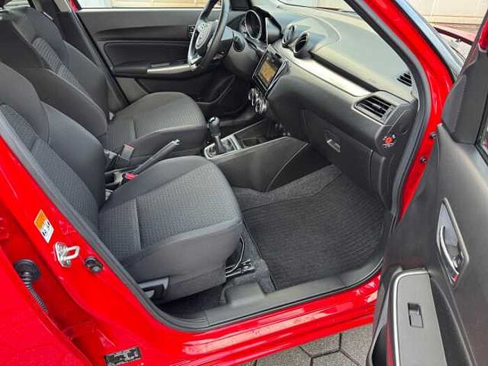 Suzuki Swift 1.2 Dualjet SHVS Comfort Plus NAVI CARPLAY Comfort+