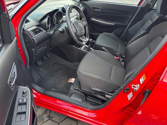 Suzuki Swift 1.2 Dualjet SHVS Comfort Plus NAVI CARPLAY Comfort+