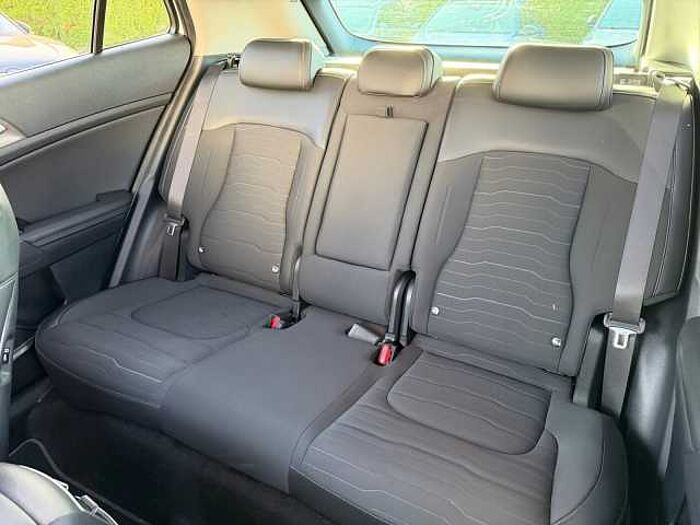 Kia Sportage 1.6 T-GDI DCT Spirit NAVI LED