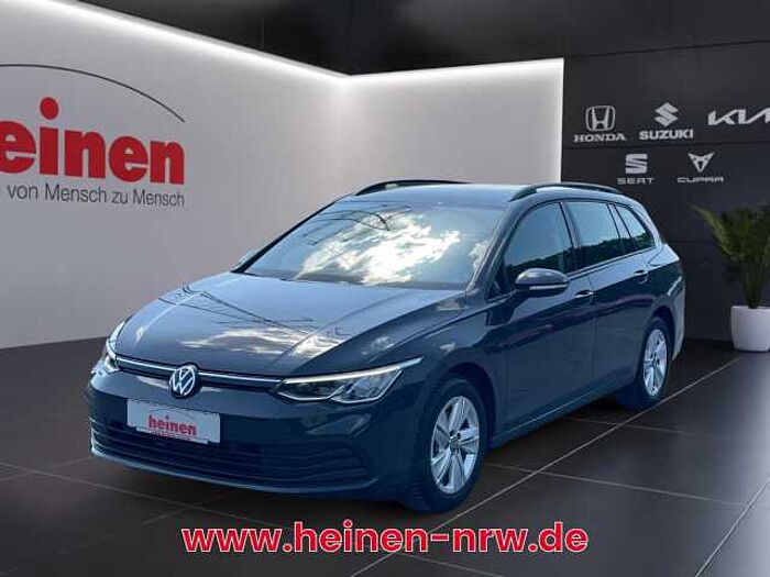 Volkswagen Golf VIII Variant 1.5 eTSI DSG Life NAV AHK SHZ