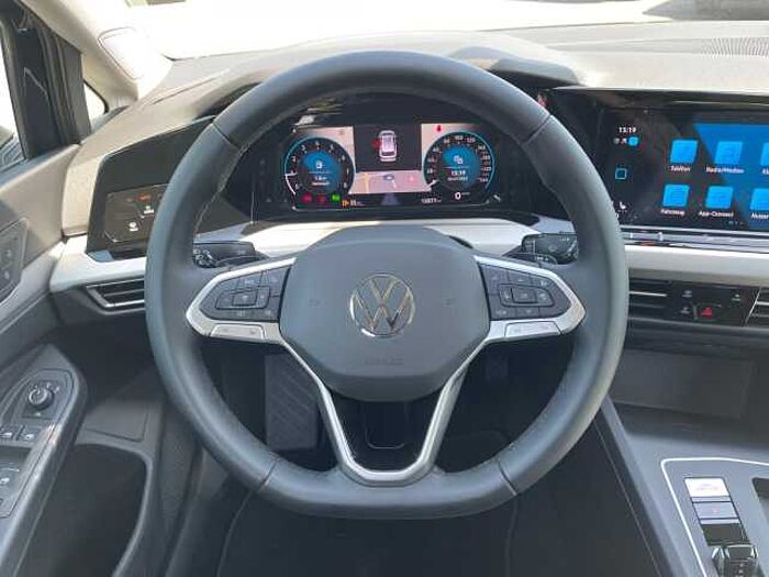 Volkswagen Golf VIII Variant 1.5 eTSI DSG Life NAV AHK SHZ