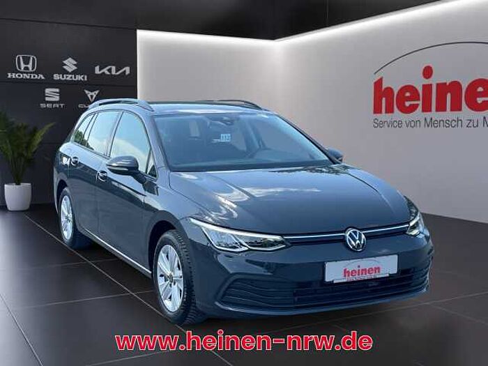 Volkswagen Golf VIII Variant 1.5 eTSI DSG Life NAV AHK SHZ
